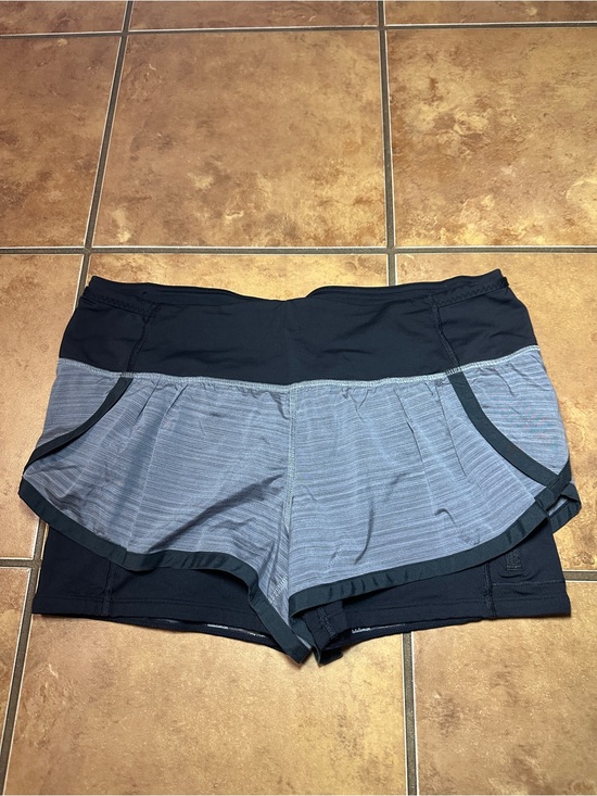 lululemon athletica Pants - Lululemon Run Speed Squat Shorts Size 8 Twisted Stripe Fossil/ Black